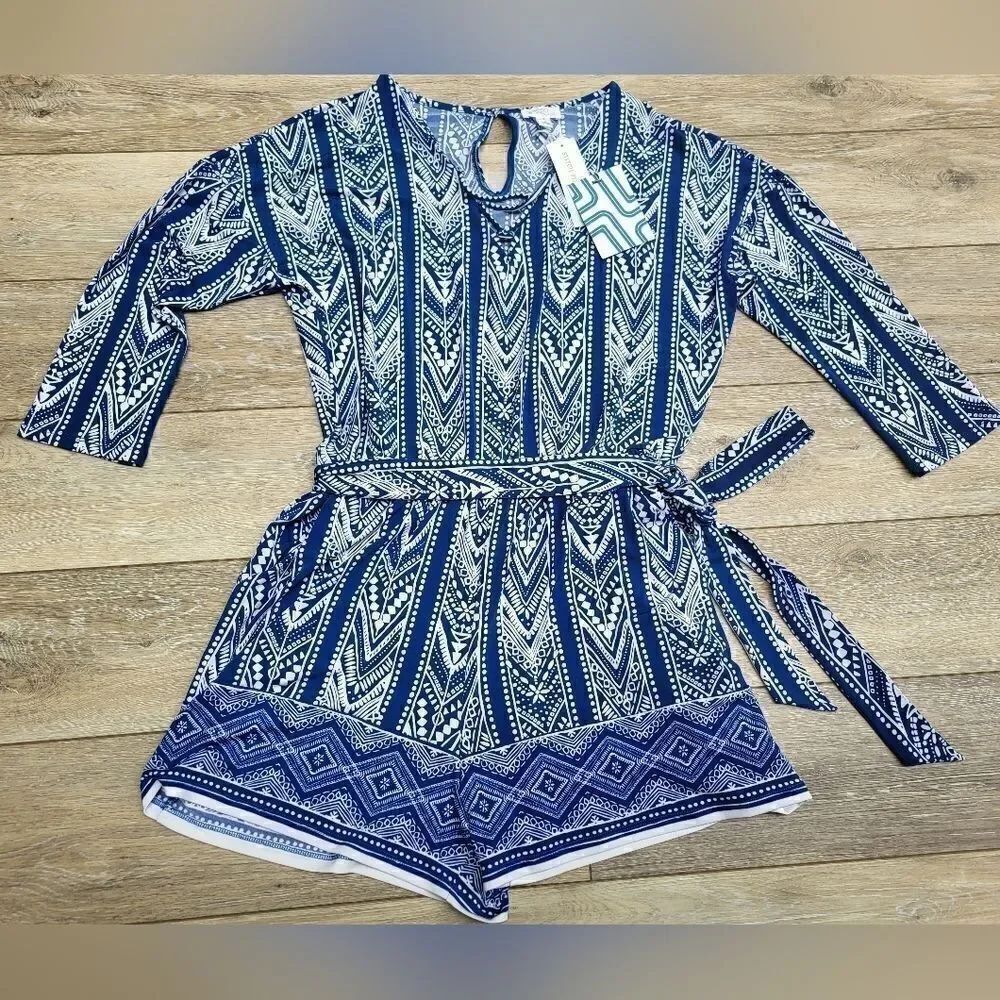 Nwt Market & Spruce romper half sleeve, tie waist v neck with lacing small
